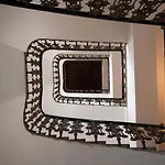 Hernalser Gürtel I by EasyB&B