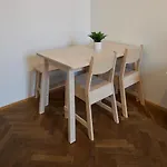 Hernalser Gürtel I by EasyB&B